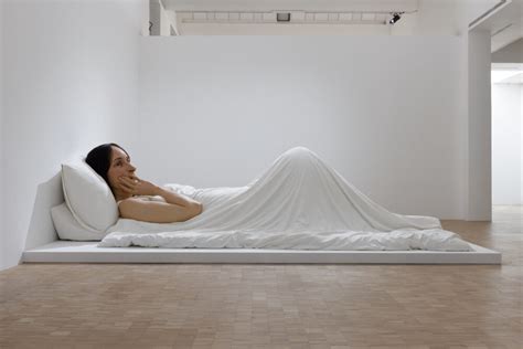 ron mueck exhibition schedule.